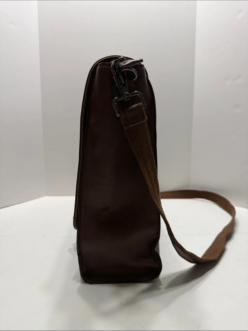 Ease gave Men's Brown Leather Briefcase with Top Handle and Adjustable Strap